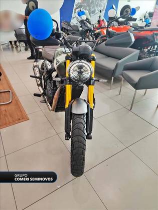 TRIUMPH SCRAMBLER 400 X 
